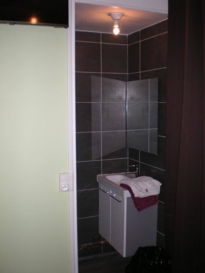 Hotel Dg Méry-sur-Oise Esterno foto